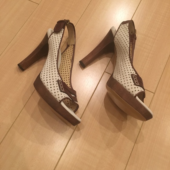 🌸BOSS By Hugo Boss Leather Heels Sz8 - Picture 3 of 7